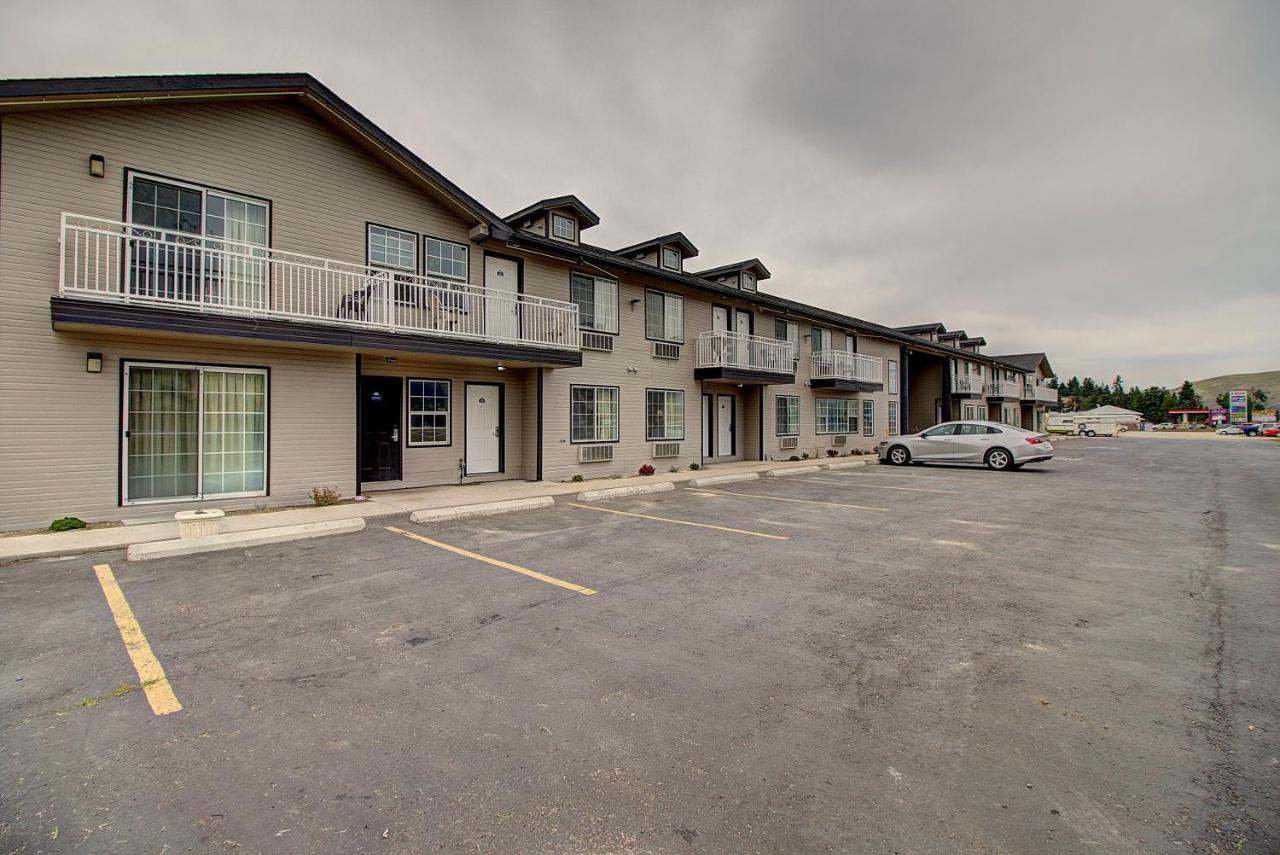 Days Inn & Suites By Wyndham Лоло Экстерьер фото